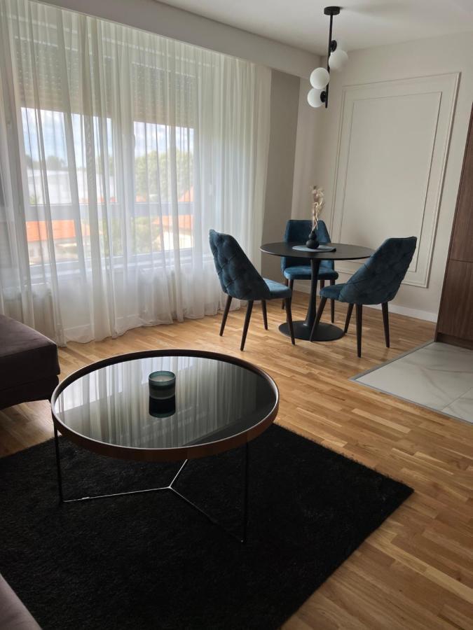 Lilly Lux Apartment Bijeljina Exterior photo